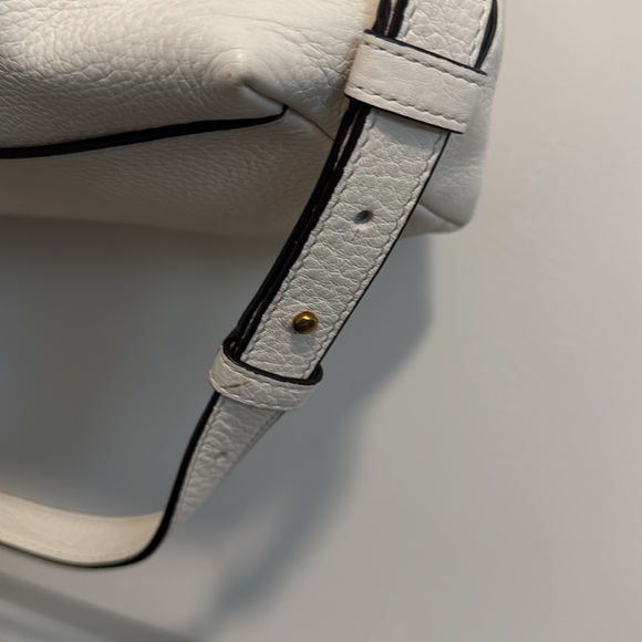 Tory Burch Chelsea Pebbled Leather Satchel. White with Gold Hardware. - Picture 9 of 16